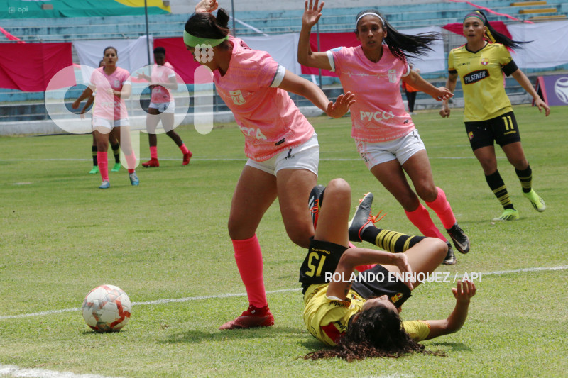 FBL-SUPERLIGA-FEMENINA-NANAS-BARCELONA