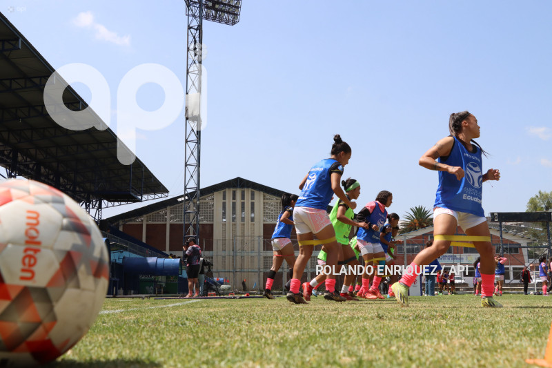 FBL-SUPERLIGA-FEMENINA-NANAS-BARCELONA