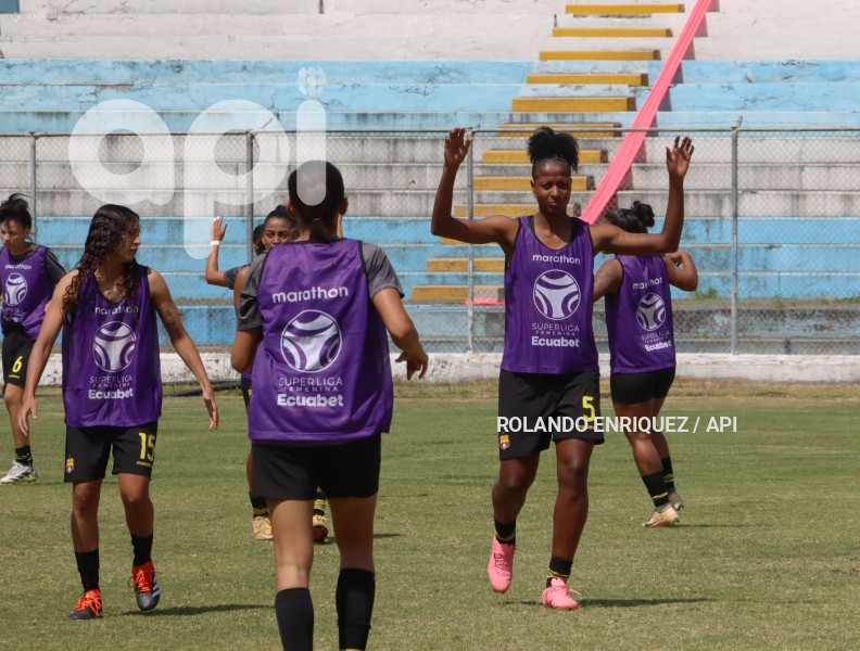 FBL-SUPERLIGA-FEMENINA-NANAS-BARCELONA