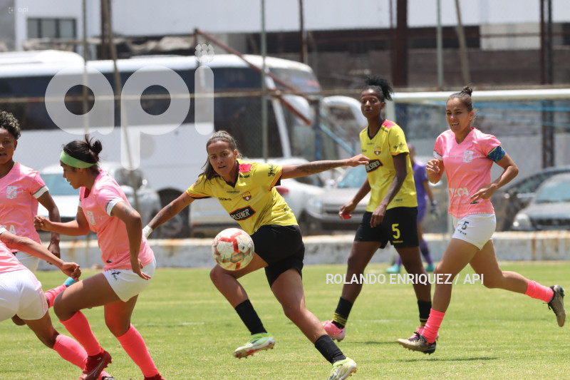 FBL-SUPERLIGA-FEMENINA-NANAS-BARCELONA