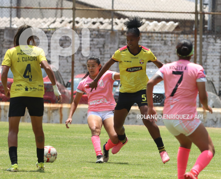 FBL-SUPERLIGA-FEMENINA-NANAS-BARCELONA