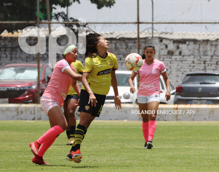 FBL-SUPERLIGA-FEMENINA-NANAS-BARCELONA
