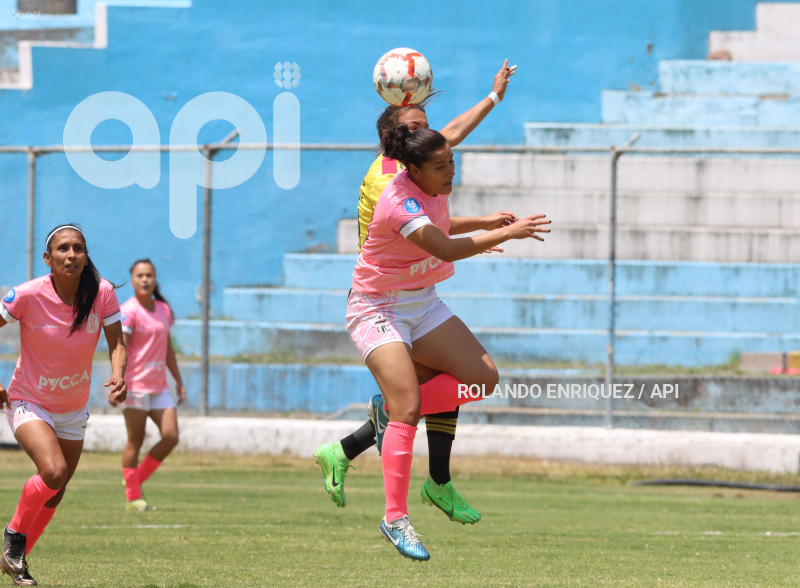 FBL-SUPERLIGA-FEMENINA-NANAS-BARCELONA