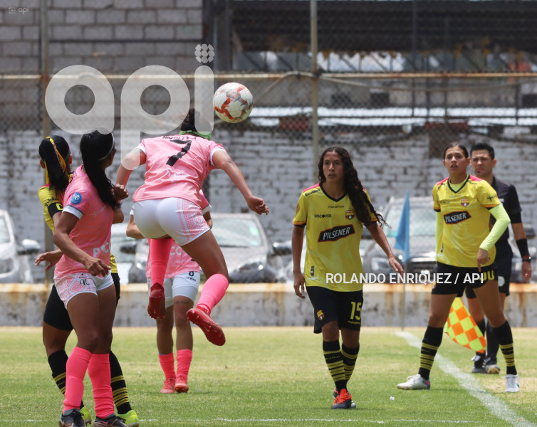 FBL-SUPERLIGA-FEMENINA-NANAS-BARCELONA