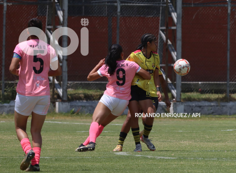 FBL-SUPERLIGA-FEMENINA-NANAS-BARCELONA