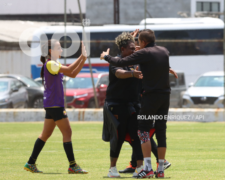 FBL-SUPERLIGA-FEMENINA-NANAS-BARCELONA