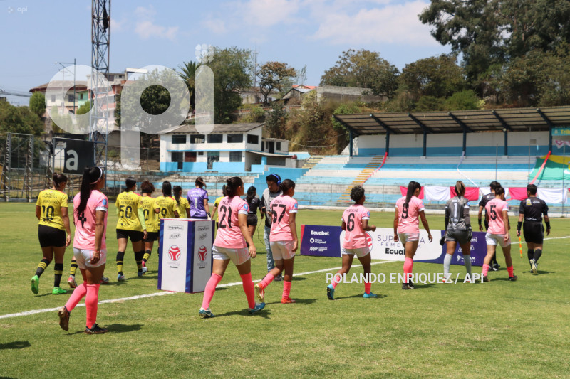 FBL-SUPERLIGA-FEMENINA-NANAS-BARCELONA