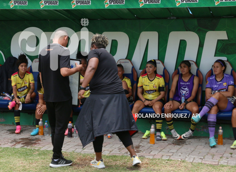 FBL-SUPERLIGA-FEMENINA-NANAS-BARCELONA