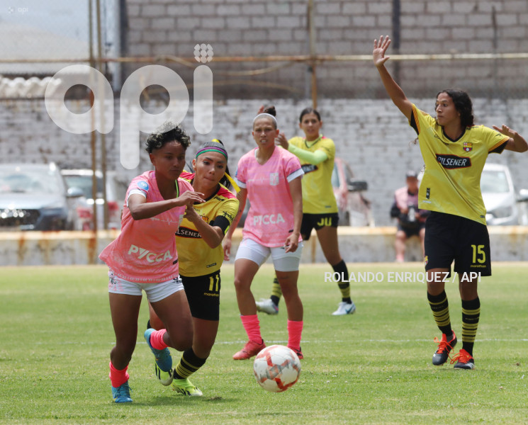 FBL-SUPERLIGA-FEMENINA-NANAS-BARCELONA