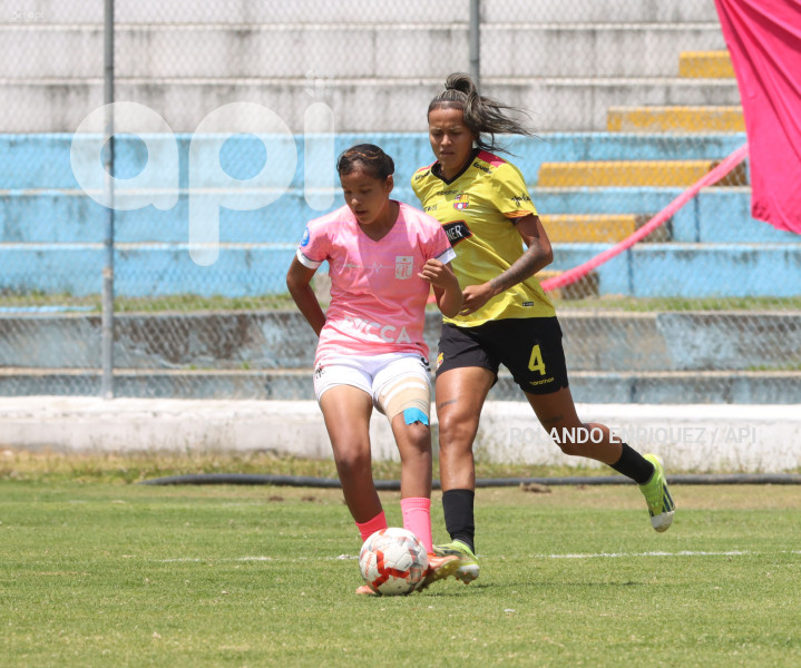 FBL-SUPERLIGA-FEMENINA-NANAS-BARCELONA