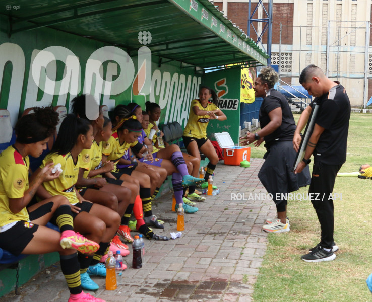 FBL-SUPERLIGA-FEMENINA-NANAS-BARCELONA