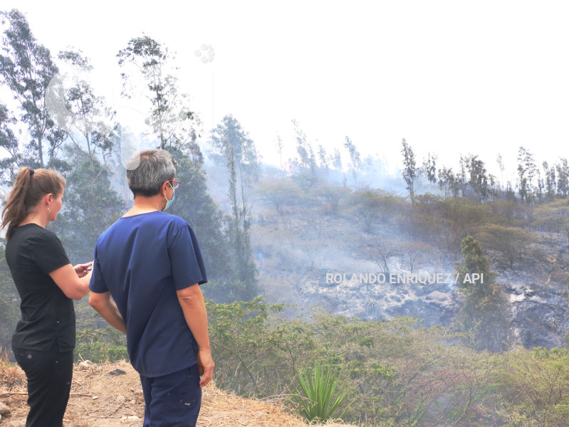 INCENDIO-VALLE-NAYON