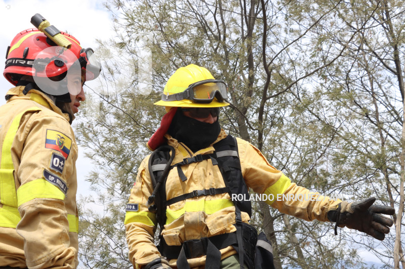 INCENDIO-VALLE-NAYON