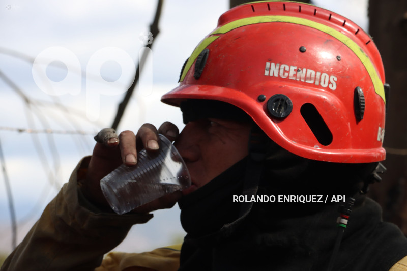 INCENDIO-VALLE-NAYON