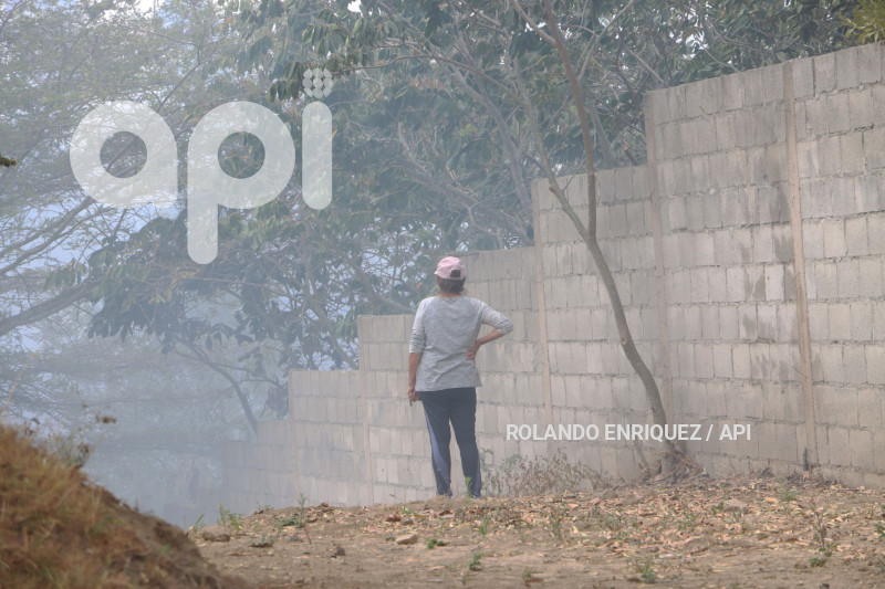 INCENDIO-VALLE-NAYON