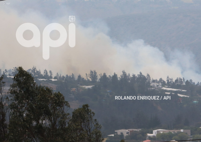 INCENDIO-VALLE-TUMBACO