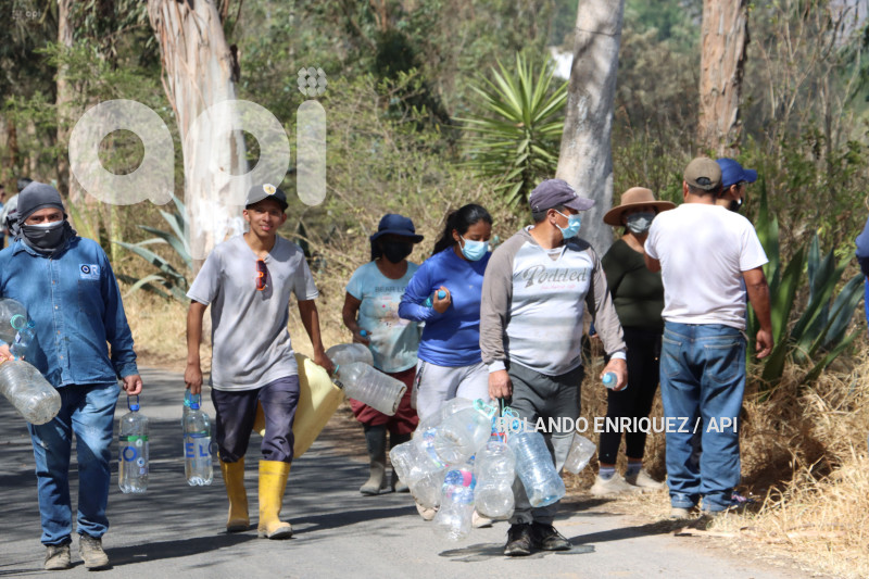 INCENDIO-VALLE-NAYON