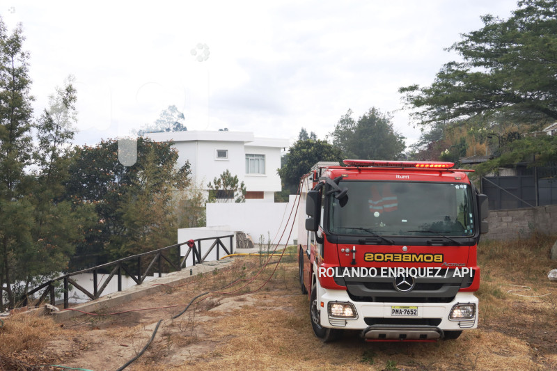 INCENDIO-VALLE-NAYON