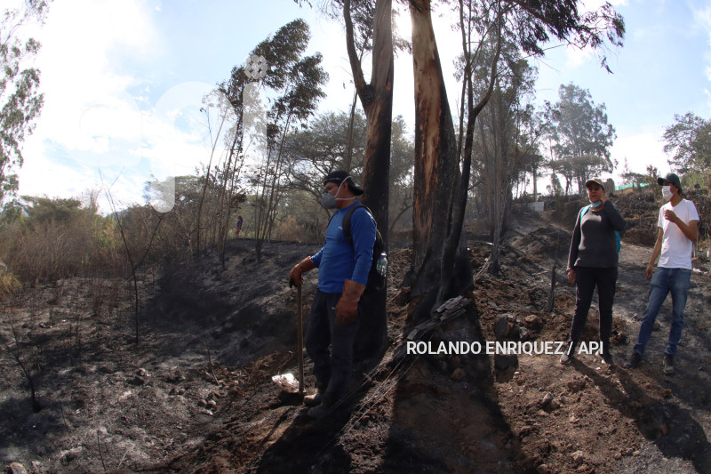 INCENDIO-VALLE-NAYON