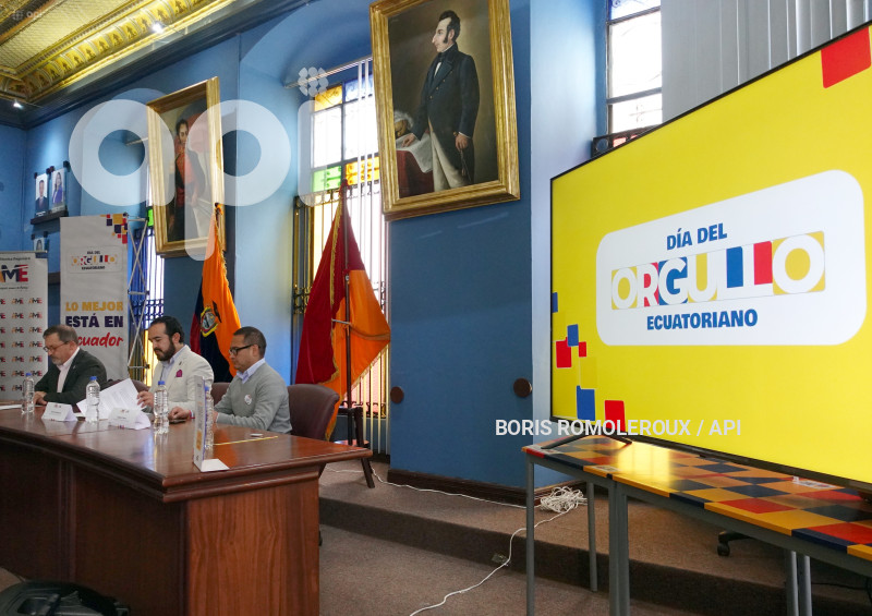 CUENCA-LANZAMIENTO DIA ORGULLO ECUATORIANO