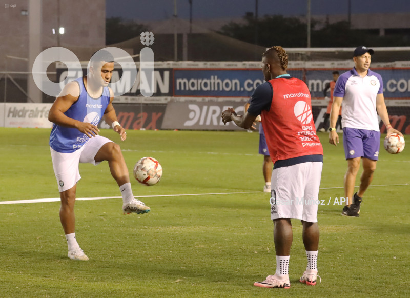 FBL-COPA ECUADOR- GUAYAQUIL-DELFIN