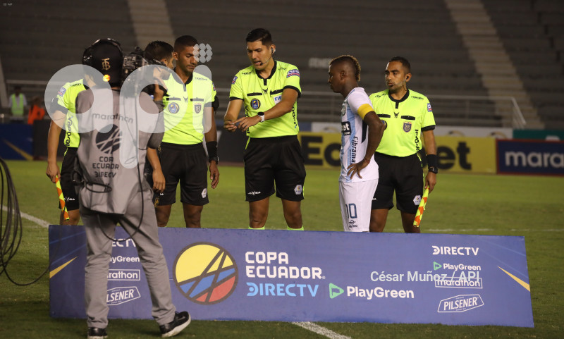 FBL-COPA ECUADOR- GUAYAQUIL-DELFIN