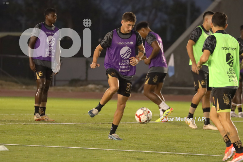 FBL-COPA ECUADOR- GUAYAQUIL-DELFIN