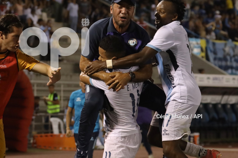 FBL-COPA ECUADOR- GUAYAQUIL-DELFIN