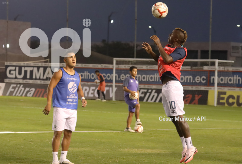 FBL-COPA ECUADOR- GUAYAQUIL-DELFIN