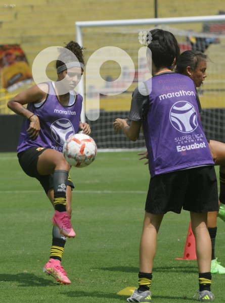 FBL-SUPERLIGAFEMENINA-BARCELOMA-ÑAÑAS