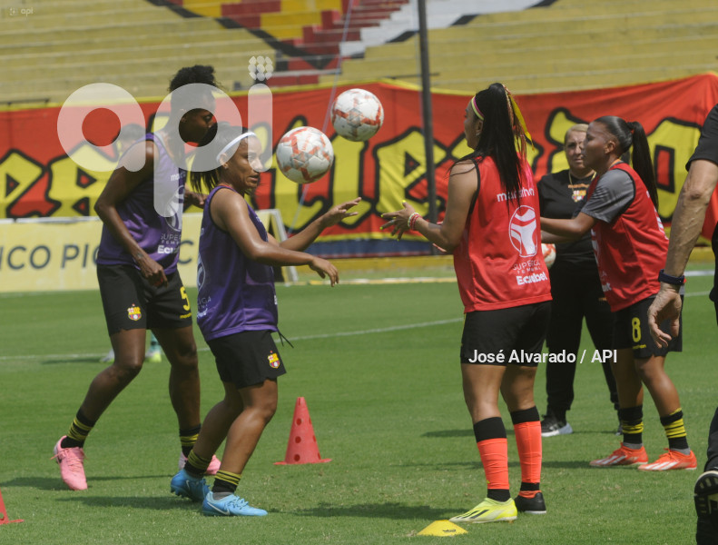 FBL-SUPERLIGAFEMENINA-BARCELOMA-ÑAÑAS