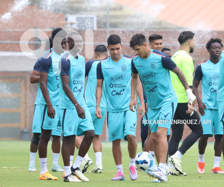 ENTRENAMIENTO SELECCIÓN ECUADOR