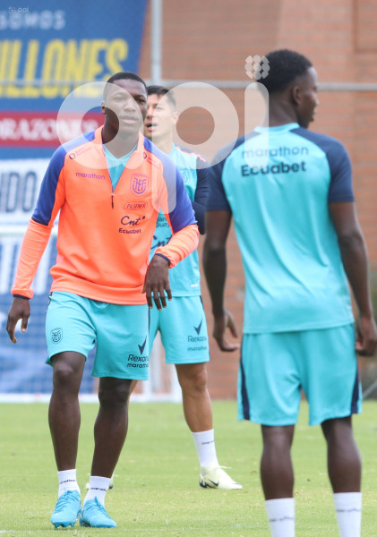 ENTRENAMIENTO SELECCIÓN ECUADOR