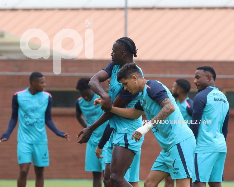 ENTRENAMIENTO SELECCIÓN ECUADOR