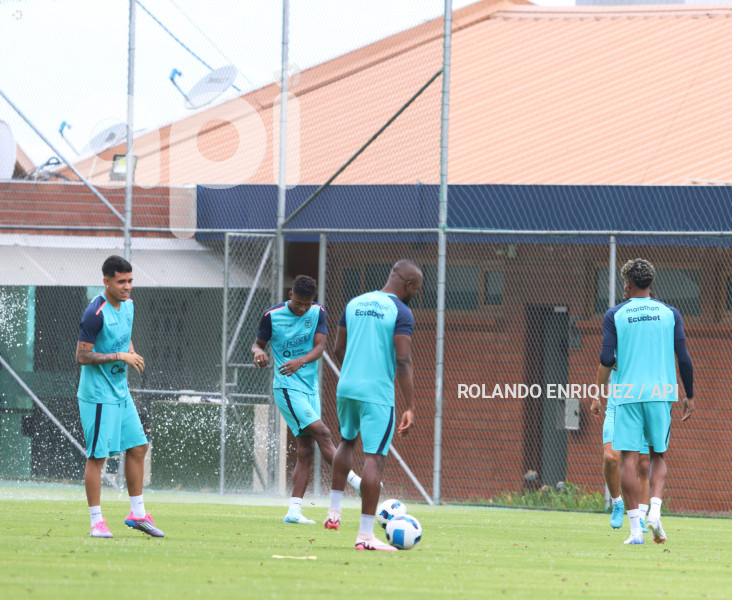 ENTRENAMIENTO SELECCIÓN ECUADOR