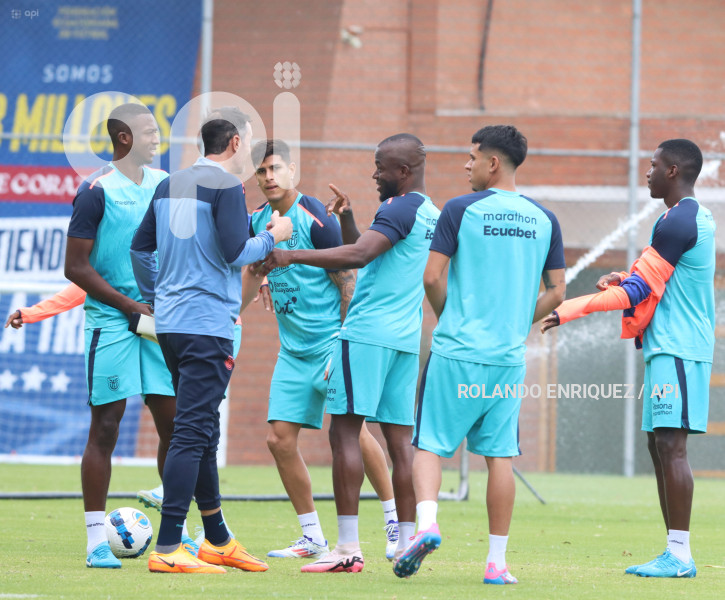ENTRENAMIENTO SELECCIÓN ECUADOR