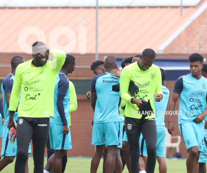 ENTRENAMIENTO SELECCIÓN ECUADOR