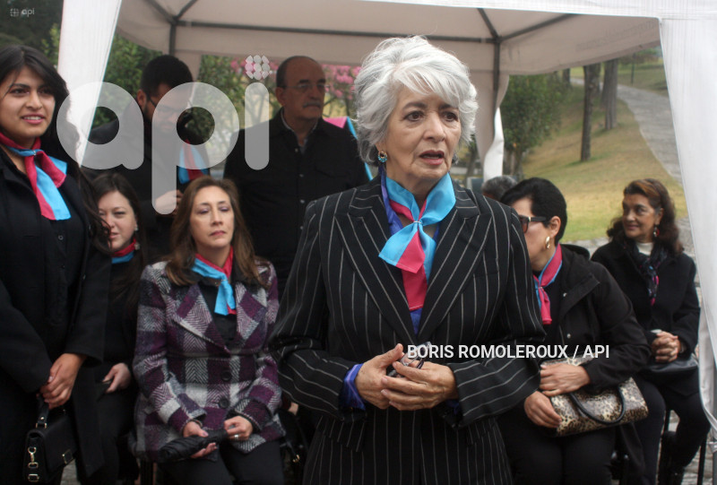 CUENCA-COLOCACION PRIMERA PIEDRA-VICTIMAS FEMICIDIOS