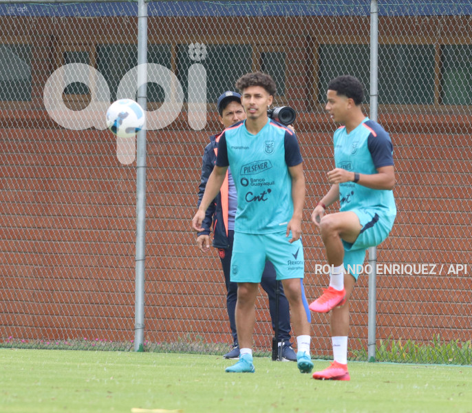 ENTRENAMIENTO SELECCIÓN ECUADOR