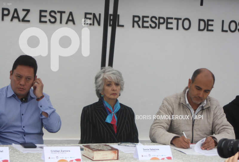 CUENCA-COLOCACION PRIMERA PIEDRA-VICTIMAS FEMICIDIOS