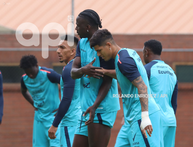 ENTRENAMIENTO SELECCIÓN ECUADOR