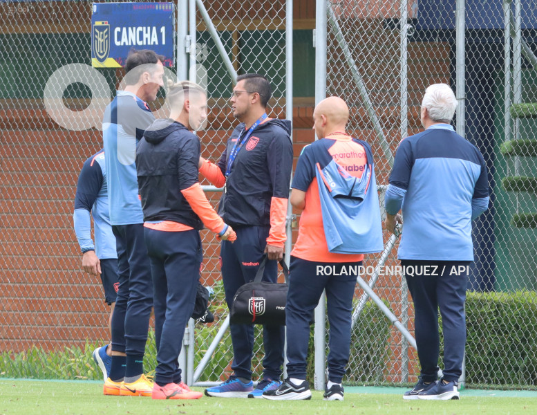 ENTRENAMIENTO SELECCIÓN ECUADOR