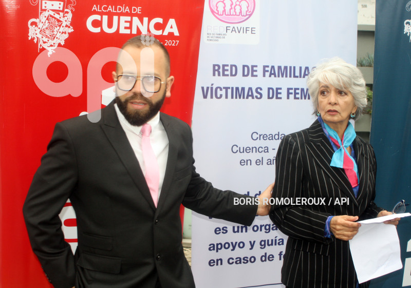 CUENCA-COLOCACION PRIMERA PIEDRA-VICTIMAS FEMICIDIOS