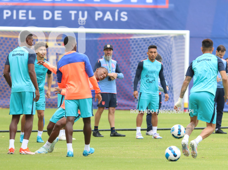 ENTRENAMIENTO SELECCIÓN ECUADOR