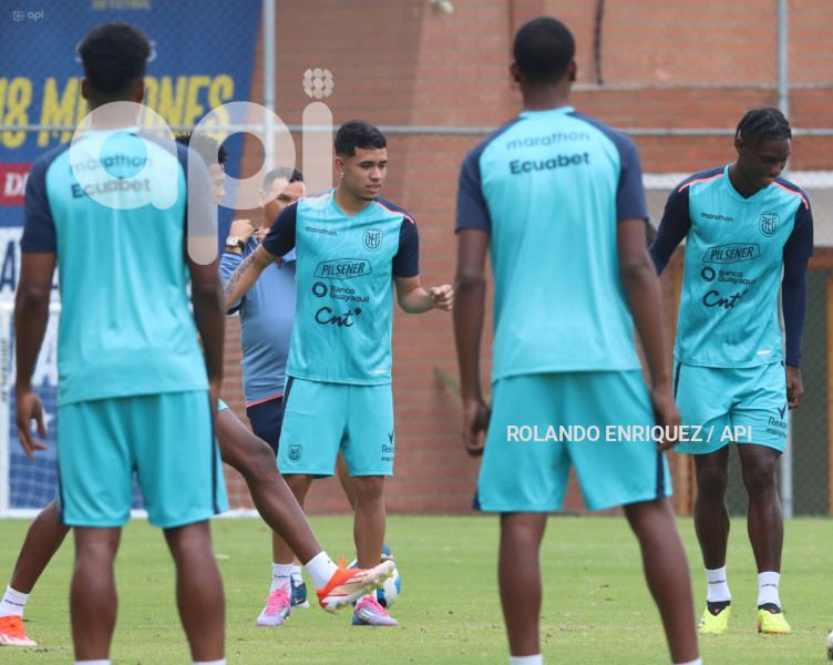 ENTRENAMIENTO SELECCIÓN ECUADOR