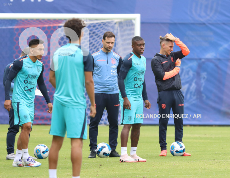 ENTRENAMIENTO SELECCIÓN ECUADOR