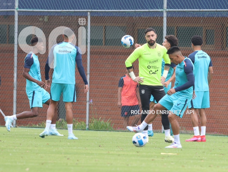 ENTRENAMIENTO SELECCIÓN ECUADOR