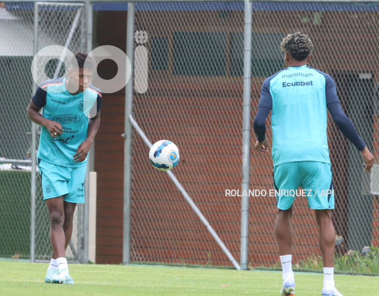 ENTRENAMIENTO SELECCIÓN ECUADOR
