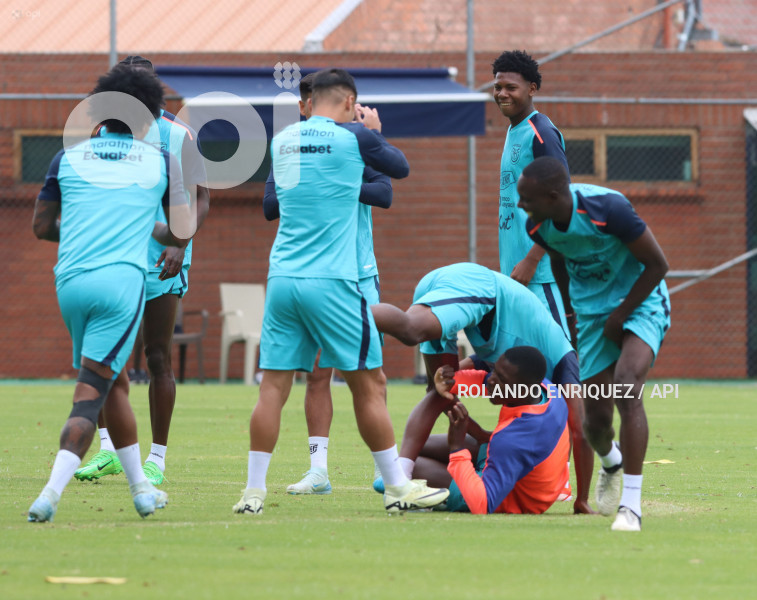 ENTRENAMIENTO SELECCIÓN ECUADOR