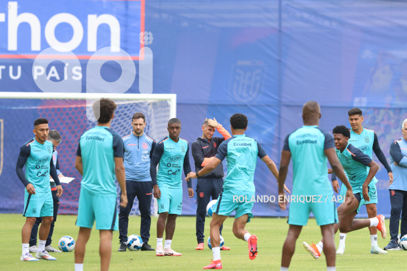 ENTRENAMIENTO SELECCIÓN ECUADOR